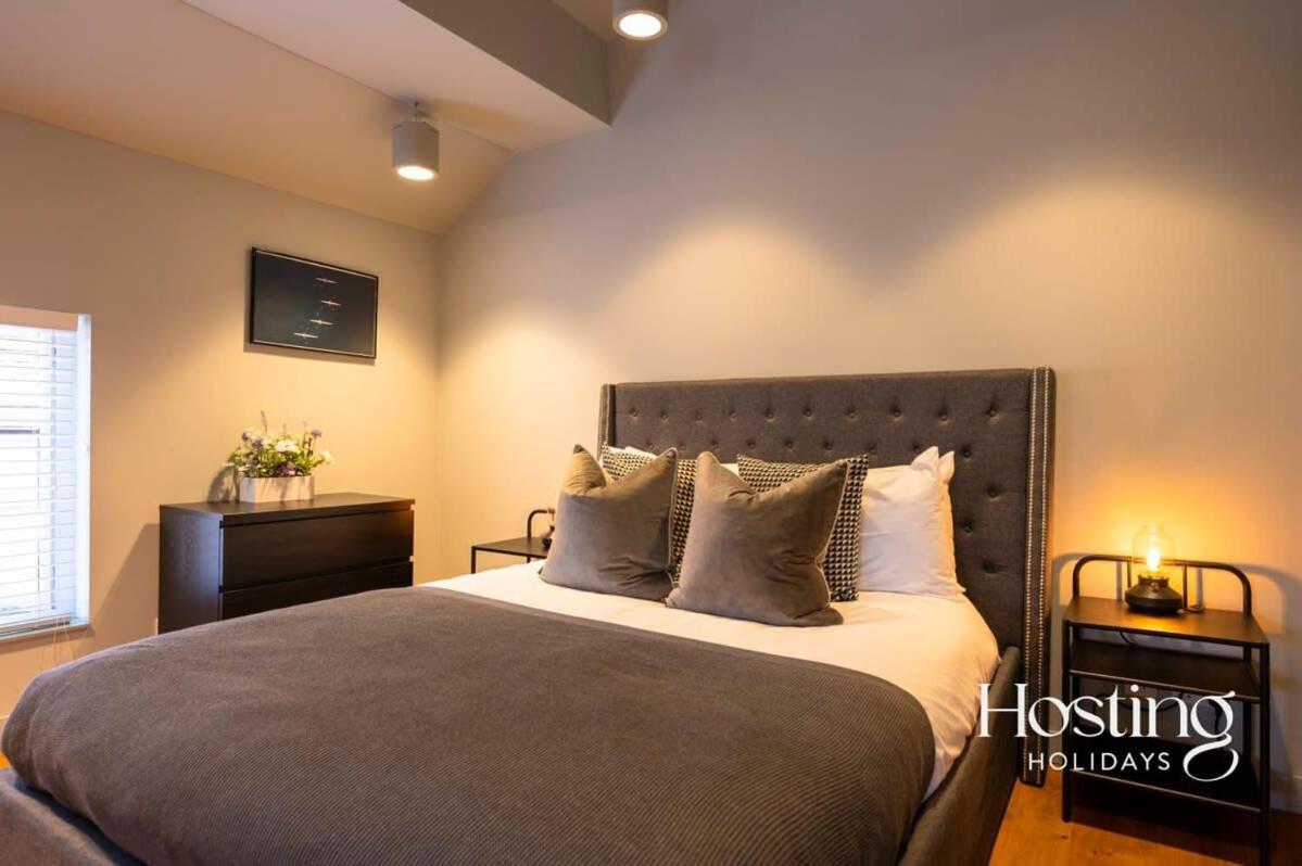 Stylish Luxury Apartment In The Centre Of Henley Exterior foto
