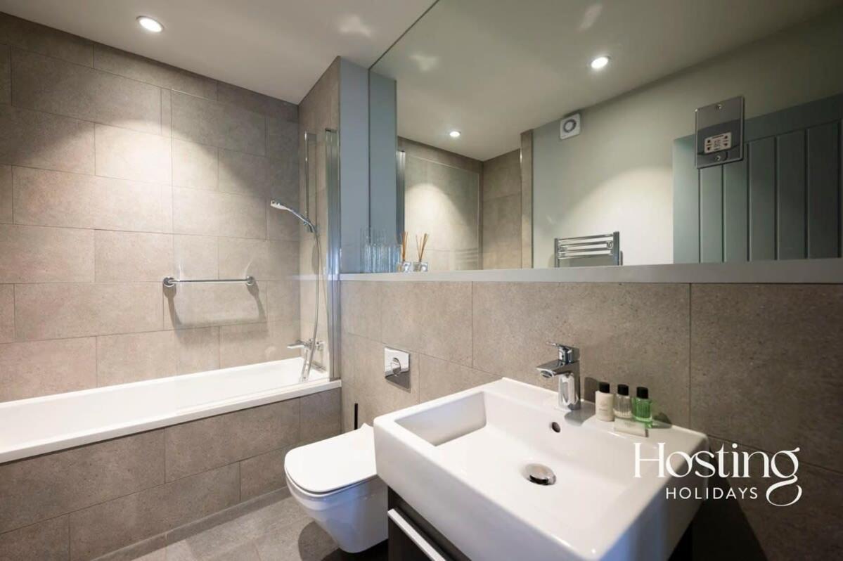 Stylish Luxury Apartment In The Centre Of Henley Exterior foto
